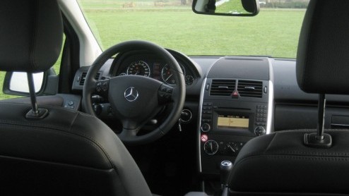 Zuinig autorijden en het op slimme wijze besparen van brandstof begint steeds grotere vormen aan te nemen. Mercedes-Benz past inmiddels bij vrijwel alle modellen  ook bij de grote jongens  diverse t