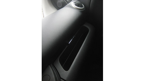 Met de Nissan Note doen de Japanners een poging om een zoveel mogelijk zitplaatsen, lucht en ruimte te verpakken in een betaalbaar ruimtemodel met een hatchback look. Wij willen wel eens weten hoe rui