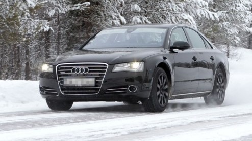 Een nieuwe Audi A8 die wel heel incognito door de sneeuw stuift, dat moet wel een geheim project Ingolstadt zijn. Wij zijn er van overtuigd dat dit de nieuwe S8 in wording is.