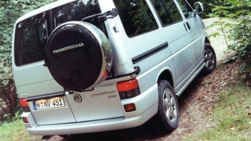 Volkswagen staat stil bij het 25 jarig bestaan van de Transporter met vierwielaandrijving. Het eerste model kwam in 1985 op de markt  zon tien jaar nadat het idee voor een Transporter met grote terr
