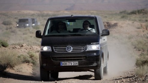 Volkswagen staat stil bij het 25 jarig bestaan van de Transporter met vierwielaandrijving. Het eerste model kwam in 1985 op de markt  zon tien jaar nadat het idee voor een Transporter met grote terr