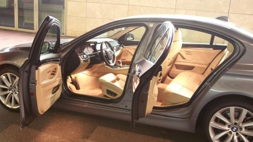 Na zeven jaar en ruim vijf-en-een-half miljoen exemplaren zit de carrire van de Bangle BMW 5-serie er op. De zesde generatie zet zich als zakelijke middenklasser in een nieuw, elegant daglicht, waa