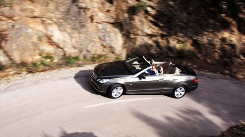 Het valt niet te ontkennen, het voorjaar nadert! En dus weten autoliefhebbers genoeg: tijd voor de cabrio! Mercedes-Benz heeft niet geheel toevallig zojuist de nieuwe E-Klasse Cabriolet gentroduceerd