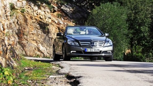 Het valt niet te ontkennen, het voorjaar nadert! En dus weten autoliefhebbers genoeg: tijd voor de cabrio! Mercedes-Benz heeft niet geheel toevallig zojuist de nieuwe E-Klasse Cabriolet gentroduceerd