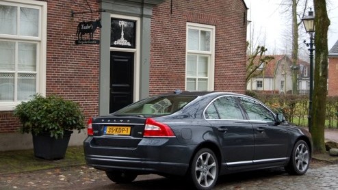 De tijd dat grote Volvos zuinig kunnen zijn moest tot voor kort nog aanbreken. Met het ambitieuze DRIVe-offensief hebben de Zweden tegenwoordig wl een antwoord in een tijd waar elke druppel brandsto