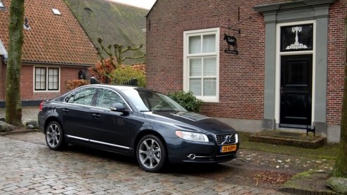 De tijd dat grote Volvos zuinig kunnen zijn moest tot voor kort nog aanbreken. Met het ambitieuze DRIVe-offensief hebben de Zweden tegenwoordig wl een antwoord in een tijd waar elke druppel brandsto
