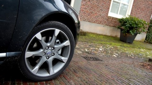 De tijd dat grote Volvos zuinig kunnen zijn moest tot voor kort nog aanbreken. Met het ambitieuze DRIVe-offensief hebben de Zweden tegenwoordig wl een antwoord in een tijd waar elke druppel brandsto
