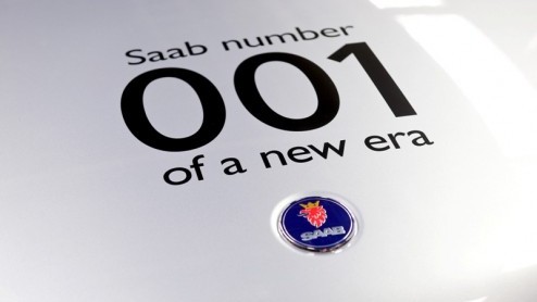 Dat Saab alive is wordt vandaag heel concreet duidelijk. In Trollhttan hebben de Zweden - met dank aan de overname door Spyker - de productie hervat. De eerste auto die van de productieband rolde w