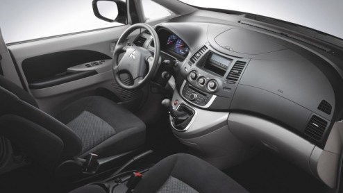 Mitsubishi trakteert maar al te graag en komt met de Grandis 2.4 Limited Edition. De zevenzits MPV is extra luxe aangekleed maar heeft ook een extra scherp prijskaartje: 29.999 euro.
