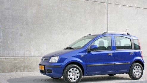 Lage bijtelling, vrijstelling van wegenbelasting en BPM en hoge brandstofprijzen, het zijn allemaal factoren die ertoe bijdragen dat we steeds kleiner en/of zuiniger gaan rijden. Fiat zag met lede o