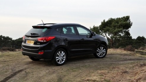 Met de Tucson heeft Hyundai jaren lang het compacte SUV-segment aangevoerd. Na zes jaar trouwe dienst vond de Koreaanse fabrikant het de hoogste tijd voor een opvolger. Zou het Hyundai met de modern g