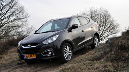Met de Tucson heeft Hyundai jaren lang het compacte SUV-segment aangevoerd. Na zes jaar trouwe dienst vond de Koreaanse fabrikant het de hoogste tijd voor een opvolger. Zou het Hyundai met de modern g