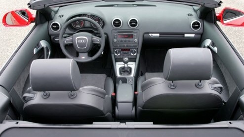 Het is bijna geen verrassing, maar wel goed nieuws. Ook de Audi A3 Cabriolet kan nu worden geleverd met de 1.2 TFSI turbobenzinemotor. Deze vervangt de even krachtige 1.6 maar is stukken zuiniger. Ove