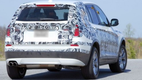 Na de nieuwe X1 en vernieuwde X5 is het nu de beurt aan BMWs X3. De 'middelste' van de Beierse X-familie werd gesignaleerd in de Verenigde Staten met minder camouflage dan voorheen. Tijd voor een nie