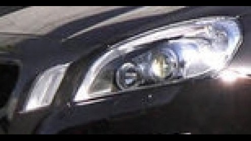 Weten hoe de nieuwe Volvo V60 er uit komt te zien? Wachten tot het einde van dit jaar hoeft niet meer. De Zweed rijdt al vrolijk zijn eerste rondjes om aandacht te trekken.