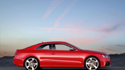In juni is het zover, dan arriveert de nieuwste krachtpatser van Audi bij de dealers; de RS5. De 450 pk sterke coupe met 4.2 liter V8 wordt standaard gekoppeld aan de zeventraps S tronic-automaat. Sam