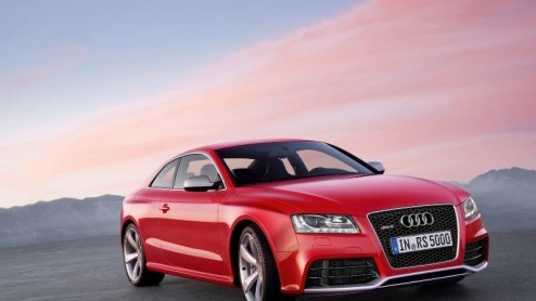 In juni is het zover, dan arriveert de nieuwste krachtpatser van Audi bij de dealers; de RS5. De 450 pk sterke coupe met 4.2 liter V8 wordt standaard gekoppeld aan de zeventraps S tronic-automaat. Sam