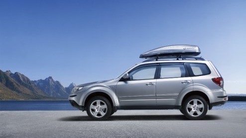 De Subaru Forester is tot en met 30 september extra ingesteld om er op uit te trekken. De dealer levert de Japanner naar wens met het Outdoor-pakket.