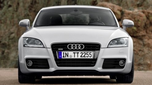 Hij zat er stiekem aan te komen en is nu een feit. Audi presenteert op de de autotentoonstelling van Leipzig de vernieuwde Audi TT en TTS Coup en Roadster. Beide springen in het oog door een nog sche