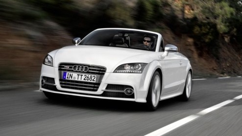 Hij zat er stiekem aan te komen en is nu een feit. Audi presenteert op de de autotentoonstelling van Leipzig de vernieuwde Audi TT en TTS Coup en Roadster. Beide springen in het oog door een nog sche