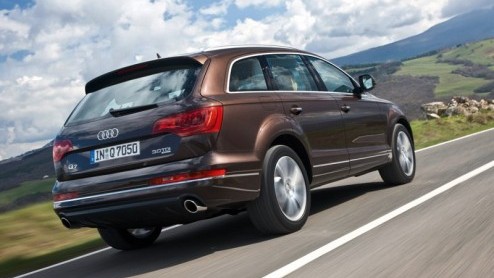 Audi grijpt de autotentoonstelling in Leipzig ook meteen aan om voor de Q7 de nieuwe 3.0 TFSI V6 in twee varianten te introduceren, ter vervanging van de 3.6 FSI en 4.2 FSI V8. Ook staat de tweede gen