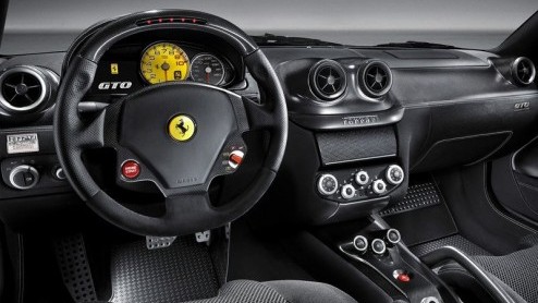 Ferrari presenteert eind deze maand op de Autosalon van Beijing het nieuwste, langverwachte paradepaard; de 599 GTO. Met een extreem krachtige V12 en stijlvolle looks is deze Italiaan een fraaie combi
