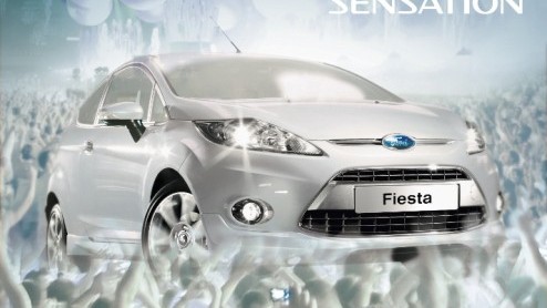 Deze zomer opent voor danceliefhebbers het Sensation event zijn deuren in de Amsterdam Arena. Omdat de Ford Fiesta wel van een feestje houdt heeft de importeur tijdelijk een witte Sensation Edition kl