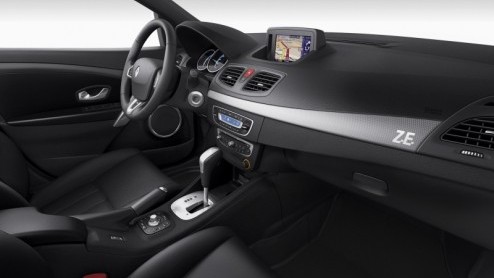 Renault is er uit. Dit is hoe het elektrisch aangedreven duo Fluence Z.E. en Kangoo Express Z.E. er uit komt te zien. Door het elektrische avontuur te starten met zowel een C-segment auto als ruime be