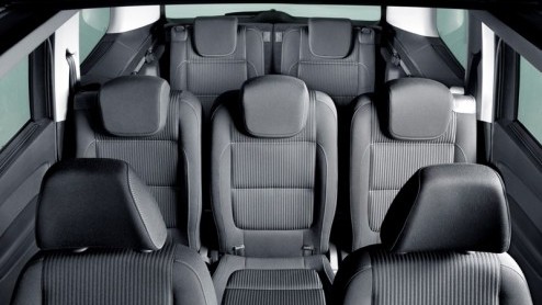 Na de presentatie van de Volkswagen Sharan kon je de klok er op gelijk zetten dat ook Seat met een nieuw, ruimtelijk pakezel tevoorschijn komt. Zie hier de nieuwe Seat Alhambra, die na de zomer bij de
