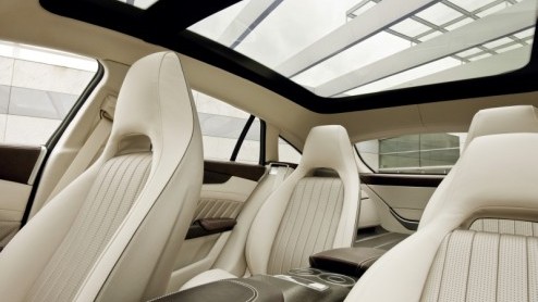 Mercedes-Benz maakt dankbaar gebruik van Auto China 2010. De Duitsers zien deze autotentoonstelling in een van de snelst groeiende markten als het moment om een nieuwe Concept Shooting Break te presen