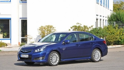Degene die op het punt staat een Subaru Legacy of Outback aan te schaffen heeft geluk. Het merk legt potentile kopers extra in de watten met gratis navigatie, lederen bekleding of extra accessoires.