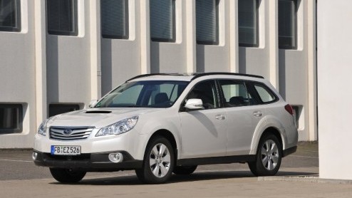 Degene die op het punt staat een Subaru Legacy of Outback aan te schaffen heeft geluk. Het merk legt potentile kopers extra in de watten met gratis navigatie, lederen bekleding of extra accessoires.
