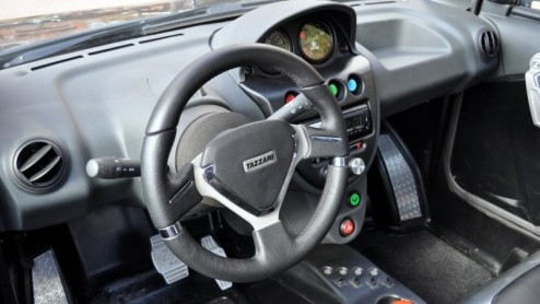 Elektrisch rijden is geen toekomstmuziek meer. Met de komst van hybridemodellen hebben we al aan kunnen proeven, maar nu dit jaar een aantal volledig elektrisch aangedreven autos op de rol staan kunn
