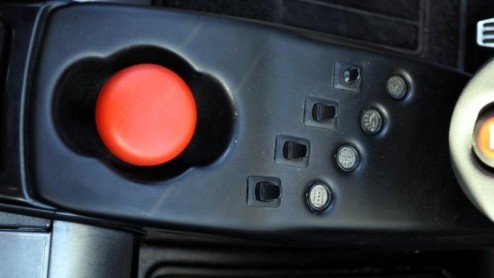 Elektrisch rijden is geen toekomstmuziek meer. Met de komst van hybridemodellen hebben we al aan kunnen proeven, maar nu dit jaar een aantal volledig elektrisch aangedreven autos op de rol staan kunn