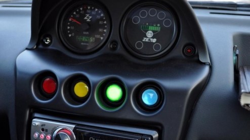 Elektrisch rijden is geen toekomstmuziek meer. Met de komst van hybridemodellen hebben we al aan kunnen proeven, maar nu dit jaar een aantal volledig elektrisch aangedreven autos op de rol staan kunn