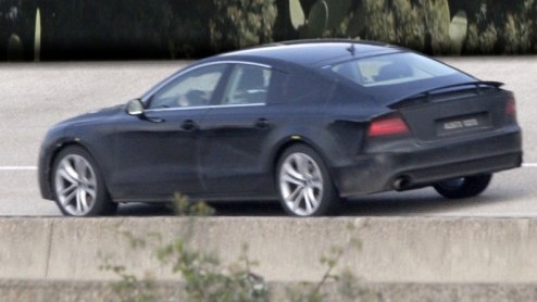 Audi heeft de vaart van modellenuitbreiding er flink in zitten. Na de komst van de tweedeurscoup A5 is het eind dit jaar tijd voor de presentatie van de vierdeurscoup A7. Het technische team is er n