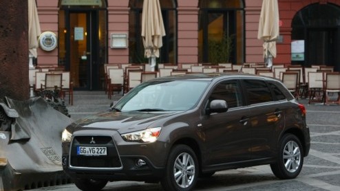 Compacte SUV-modellen zijn momenteel helemaal hot, zelf zodanig dat een merk er helemaal van kan opbloeien - iets dat Nissan dankzij de Qashqai kan beamen. Mitsubishi komt na de zevenzits Outlander me