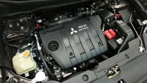 Compacte SUV-modellen zijn momenteel helemaal hot, zelf zodanig dat een merk er helemaal van kan opbloeien - iets dat Nissan dankzij de Qashqai kan beamen. Mitsubishi komt na de zevenzits Outlander me