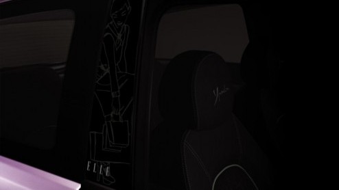 Mode is een belangrijke waarde voor Lancia. Daarom hebben de Italianen in samenwerking met ELLE een gelimiteerde versie van de Ypsilon samengesteld die is verfraaid met exclusieve, opvallende details.