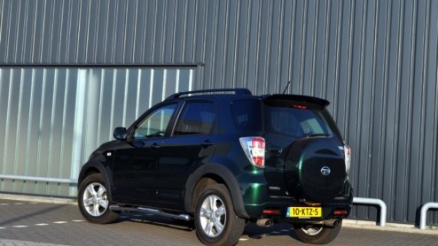 We hebben eigenlijk nooit echt hoogte kunnen krijgen van de Daihatsu Terios. Wie zit er op deze kleine SUV te wachten? Zouden we na een weekje sturen met de smalle Japanner het antwoord hebben gevon
