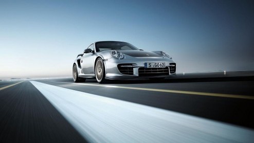 Dit is de snelste en krachtigste Porsche ooit; de 911 GT2 RS. Met 620 pk haalt dit topmodel meer dan 300 km/u en neemt de honderdsprint slechts 3.5 tellen in beslag. Porsche brengt de GT2 RS in septem