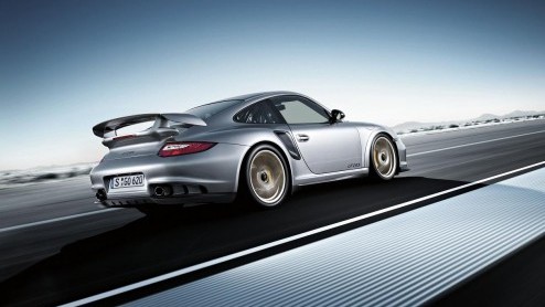 Dit is de snelste en krachtigste Porsche ooit; de 911 GT2 RS. Met 620 pk haalt dit topmodel meer dan 300 km/u en neemt de honderdsprint slechts 3.5 tellen in beslag. Porsche brengt de GT2 RS in septem