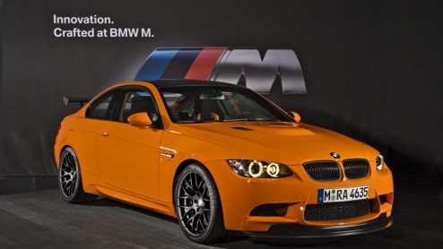 BMW heeft er weer een topsporter bij, de M3 GTS. Hoewel speciaal gebouwd voor het circuit is deze laagvlieger nog altijd street-legal. Dankzij z'n met lichtgewicht materialen afgeslankte postuur, aang