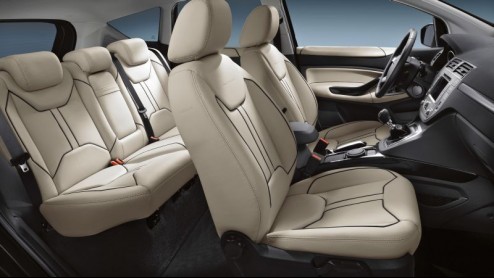 In navolging van de Ford S-MAX, de Galaxy, de Mondeo en de Fiesta, is nu ook de Ford Kuga leverbaar met een speciaal aangekleed Individual-interieur voor de veeleisende klant. Er zijn drie themas sam