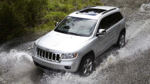 De Jeep Grand Cherokee staat op het punt te worden opgevolgd. De productiefaciliteit in Detroit is inmiddels up and running om de eerste nieuwe exemplaren van de band te laten rollen. In het najaar ko