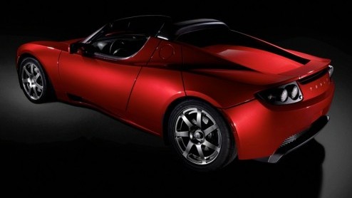 Tesla en Toyota gaan intensief samenwerken bij de ontwikkeling van nieuwe, betaalbare volledig elektrische autos. De Japanners nemen een belang van 50 miljoen dollar in Tesla, dat bekend is geworden