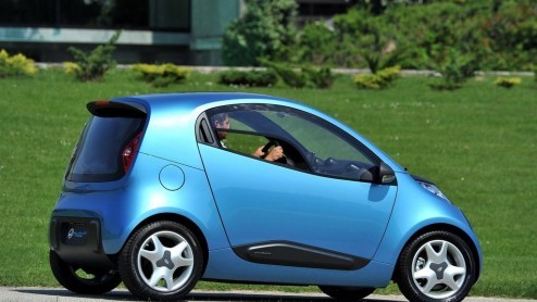 De Italiaanse ontwerpstudio Pininfarina viert haar 80 jarig bestaan op een bijzondere manier met de onthulling de NIDO EV; een compacte tweezits stadsauto met elektrische aandrijving. Naast deze NIDO