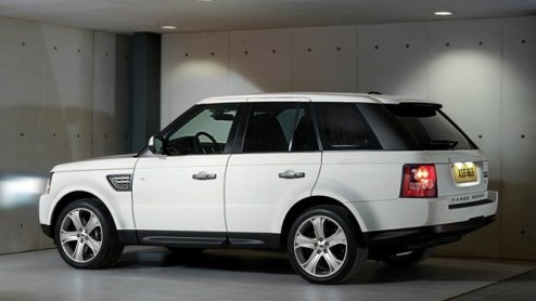 Land Rover zegt de Range Rover Sport TDV8 deze zomer vaarwel. Daarom verzorgen de Britten met een exclusieve Ultimate-editie voor een waardig afscheid in een oplage van 10 stuks. De vanafprijs bedraag
