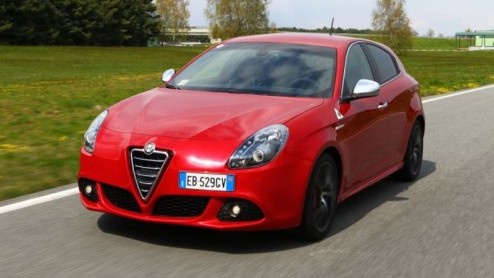 De Alfa Romeo Giulietta staat nog niet bij de Nederlandse dealers maar heeft alvast wel een Euro NCAP botsproef ondergaan. Resultaat: vijf sterren en het meest aantal punten in zijn klasse.