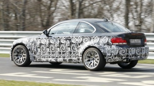 Een voorbij razende BMW 1-serie Coup in dikker, gecamoufleerd pak deed al het vermoeden rijzen dat BMW nog iets bijzonders van plan is; een regelrecht topmodel 1-serie. De Duitsers hebben inmiddels b